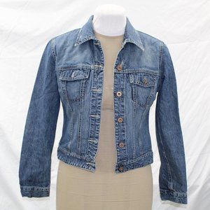 Women's size S Gap denim jacket medium wash